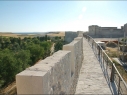 Adarve junto a la explanada del Castillo después de su restauración