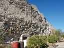 Tramo de la muralla entre las puertas de Las Cuevas y la de Santiago antes de la restauración