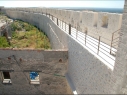 Tramo de la muralla junto a la puerta de Las Cuevas después de su restauración.