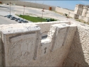 Puerta de san Basilio. Escudos junto al adarve después de su restauración.