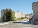 Tramo de la muralla desde la puerta de San Basilio al Castillo. Estado antes de su restauración.