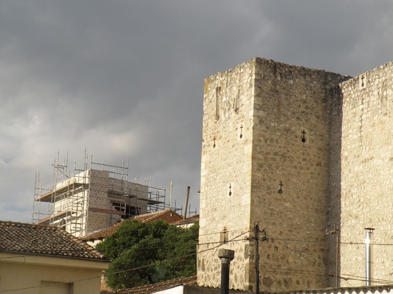Torre entre las puertas de San Martín y Santiago